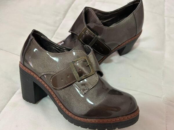 Zapatos de charol