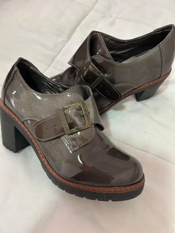 Zapatos de charol