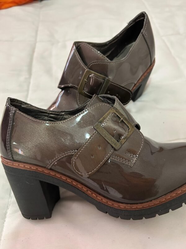 Zapatos de charol